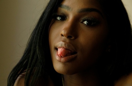 Kelsey Jones star hot picture